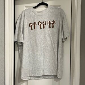 Casual Gray T-Shirt with Brown Graphic